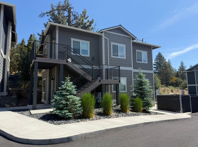 Building Photo - b2052 Unit 2 Rental