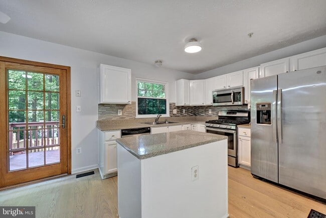7836 Foxfarm Ln