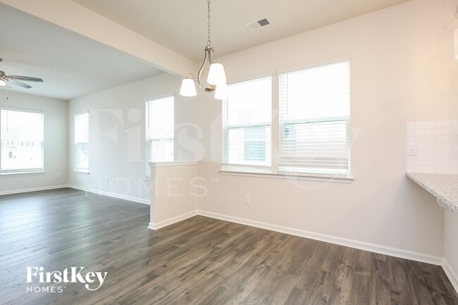 Photo - 607 Goldburn Wy