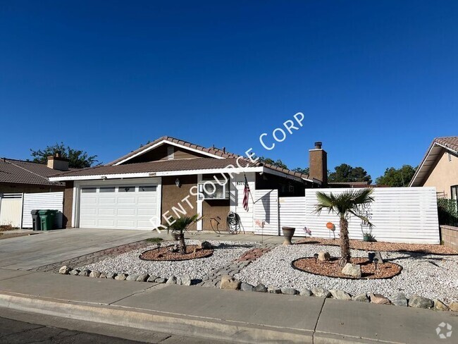 Building Photo - 3 Bedroom Single Story Home For Rent in La...