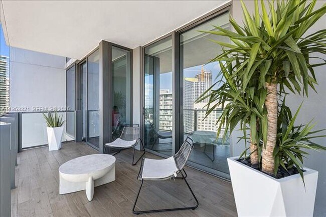 Photo - 88 SW 7th St Unit 88 SW 7th St 2506