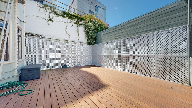 Photo - 1305 Lombard St Unit 1