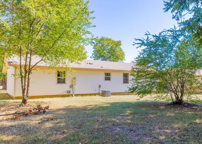Photo - Wonderful 3 Bed/1 Bath in Searcy