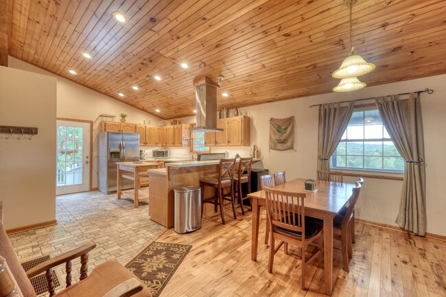 Photo - 586 Sun Valley Dr