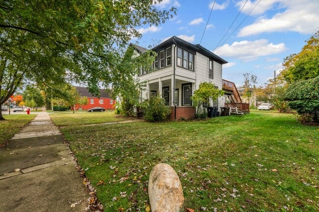 Photo - 1017 N Holbrook St Unit 2