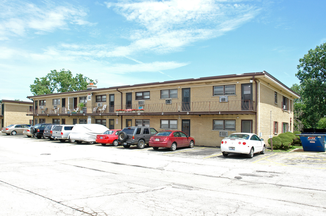 Photo - 14 King Arthur Ct Apartments