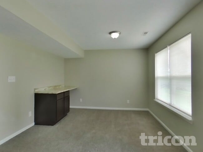 Photo - 1582 Tulip Ct