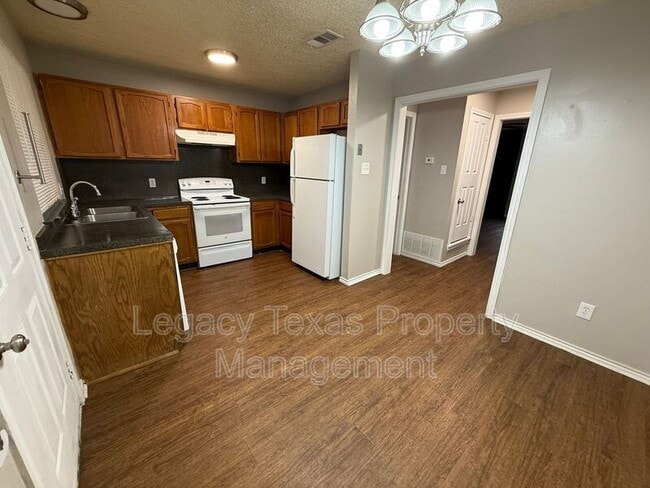 Photo - 1610 Sun Valley Dr
