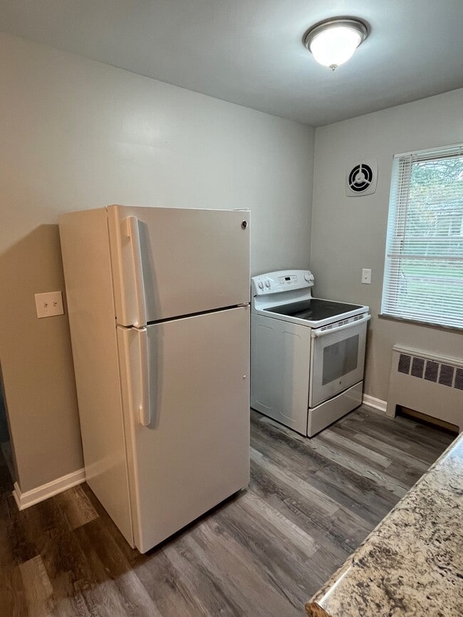 Photo - Broadway Apartments