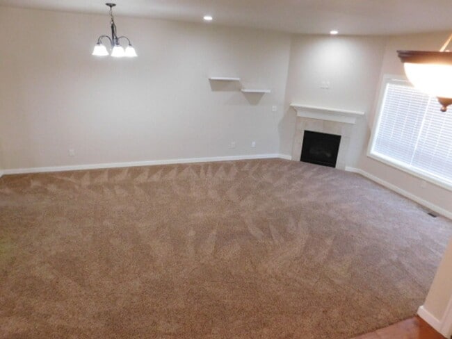 Photo - 3Bd/2.5Ba Two Story Townhouse - Available ...