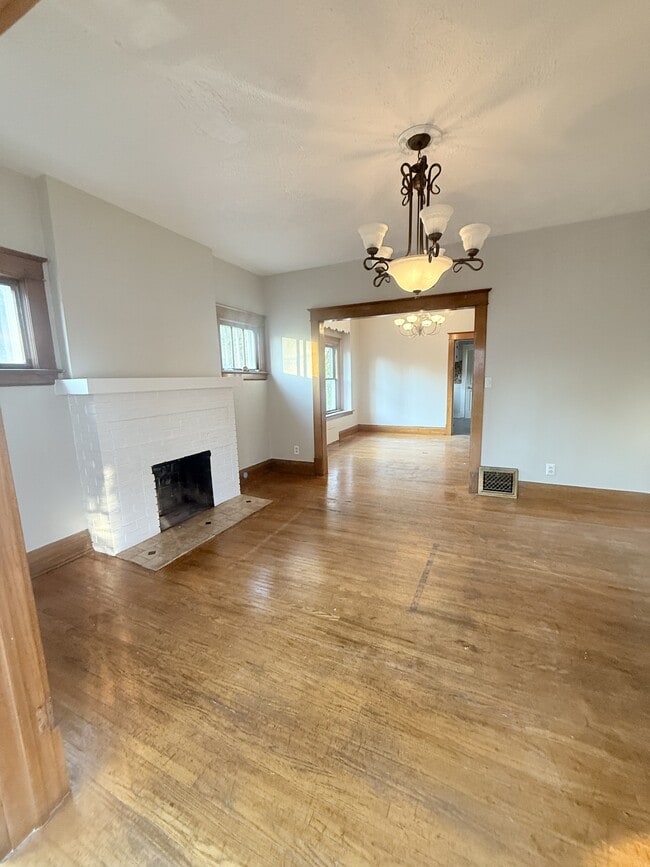 Photo - 2216 Weston Ave