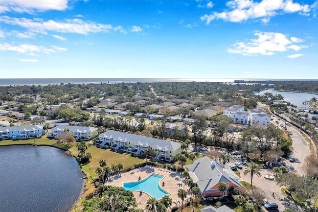 Building Photo - 108 Pompano Dr SE Unit A Rental