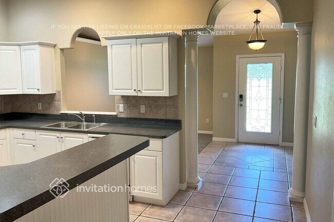 Photo - 1670 S High St