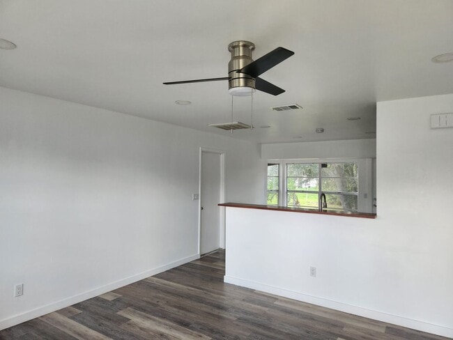Cozy 2BR 2BA house in Buckingham Area Move in Special 50% off First Month
