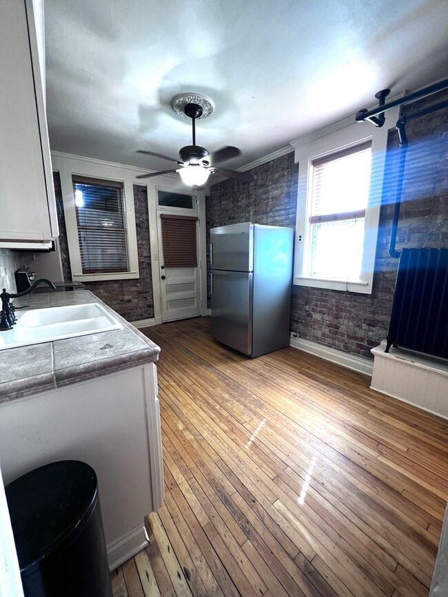 Photo - 308 E 5th St Unidad 308 C