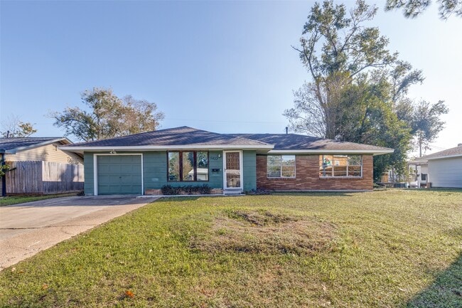 Photo - 5822 Black Gum Dr