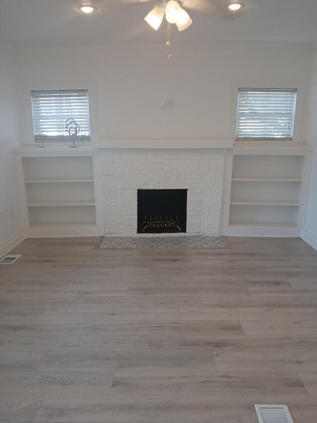 Photo - 603 E Grayson St Unit 603 E. Grayson st. #1