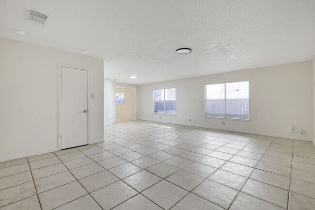 Photo - ***MOVE-IN SPECIAL: ONE WEEK FREE***Spacio...