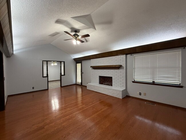 Photo - Must See! Welcome home to your new 3 bedroom, 2 bath home!