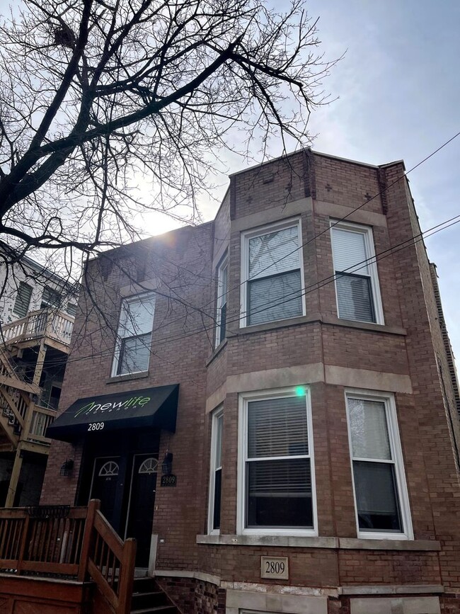 Building Photo - 2809 W Wabansia Ave Unit 2