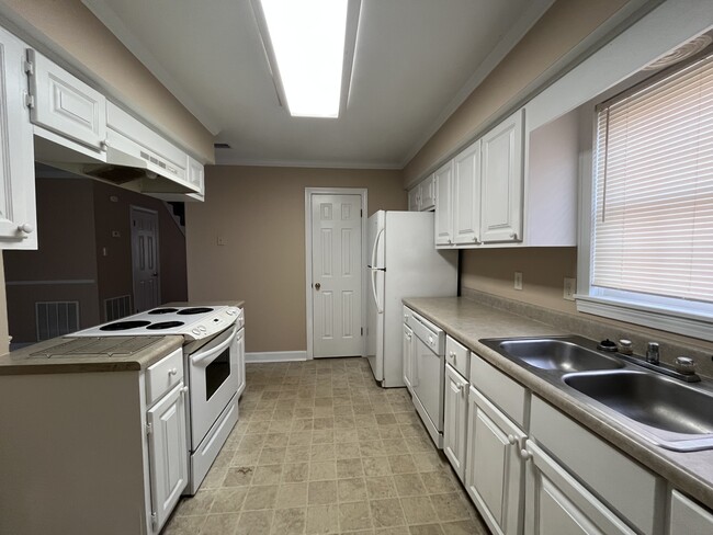 Photo - 220 Hickory Trail