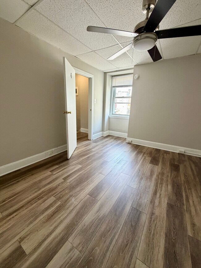 Photo - 4047 Sansom St