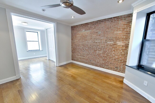 Building Photo - 219 E 23rd St Rental
