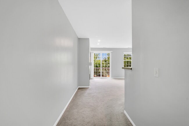 Photo - 210 Rosehall Dr