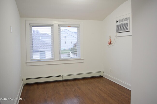 Photo - 52 Dunbar Ave