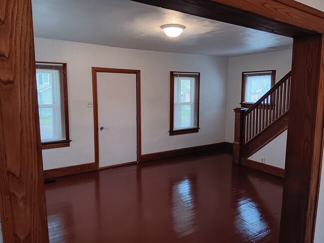 Living room 1 - 12 Monroe Ave