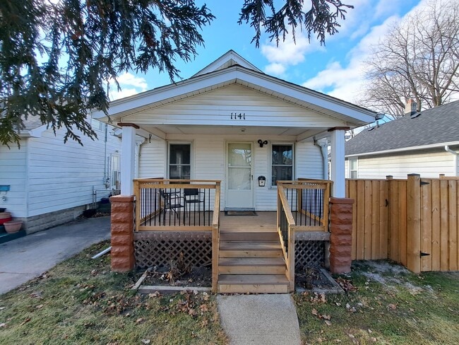 Building Photo - 1141 Curry Ave