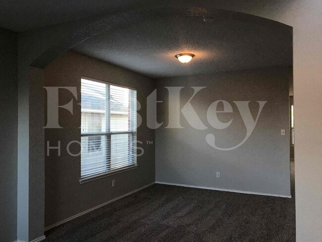 429 W Clover Park Dr