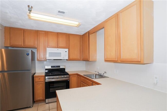 Photo - 303 Brookside Way