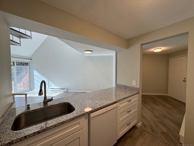 Building Photo - 181 Loomis Dr Unit APT 148