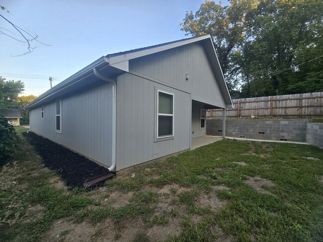 Photo - 4939 Woodland Ave