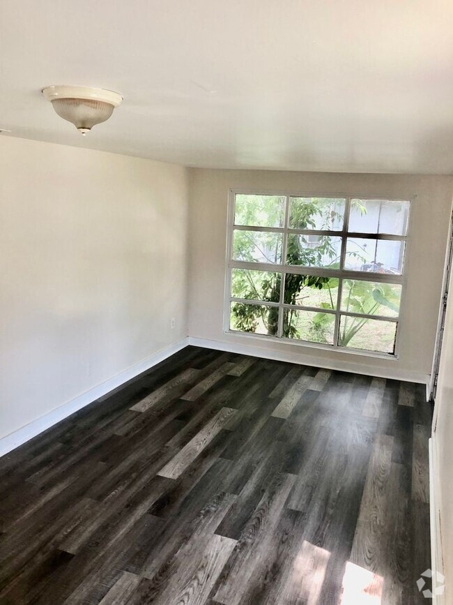 Building Photo - **Gorgeous (3BR/1BA) Lakeland "Dixieland"... Rental