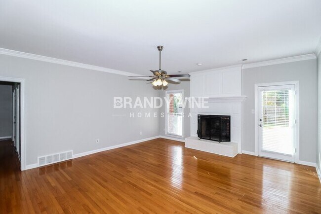 Photo - 2795 Lanthorn Dr