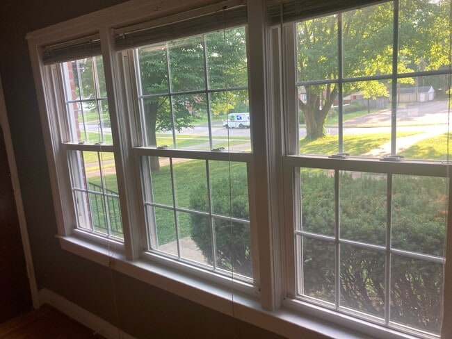 Photo - 4705 Bellevue Ave Unit B