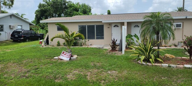 FRONT OF DUPLEX - 19105 Holly Rd Unit 19105 Holly Rd