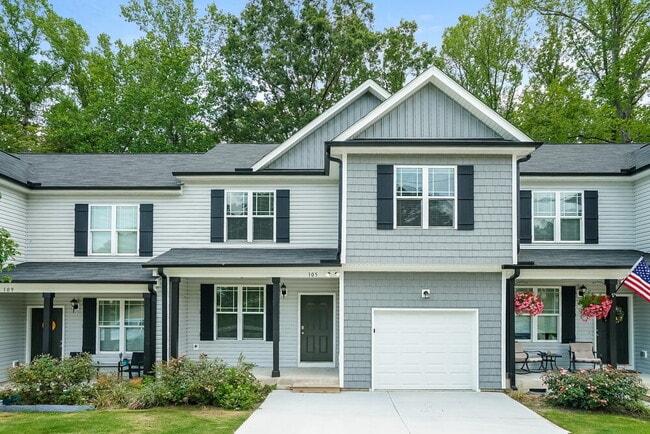 Building Photo - 105 Oakdale Ave