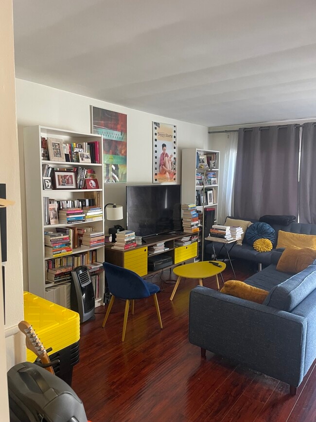 Photo - 11852 Chandler Blvd Unit 4