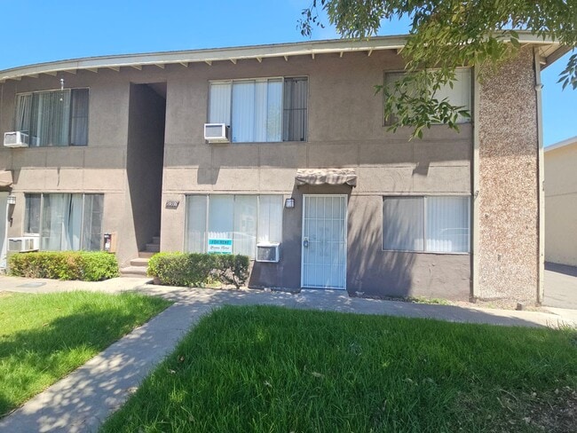 Photo - 1616 Picadilly Way Unidad B