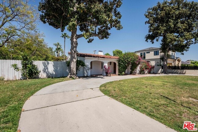 Photo - 12255 Addison St