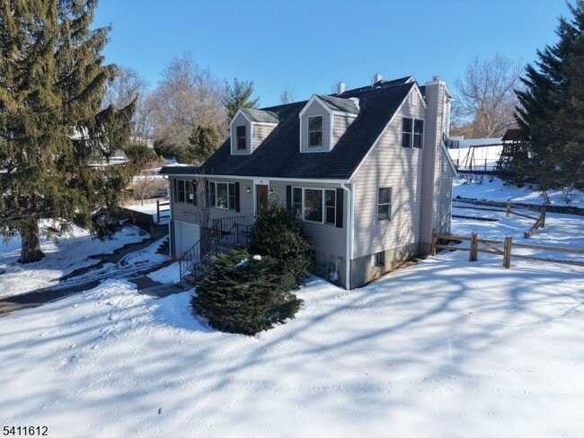 Building Photo - 70 Suters Ln