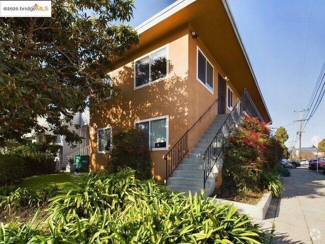 Building Photo - 3811 Opal St Unit 3801 Rental