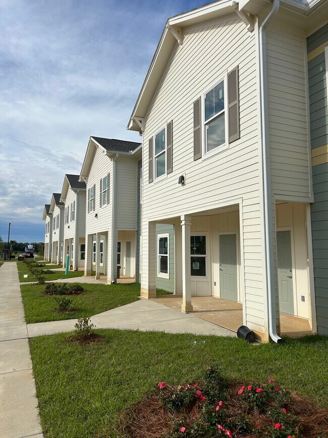 Las Colinas Townhomes Foley, AL