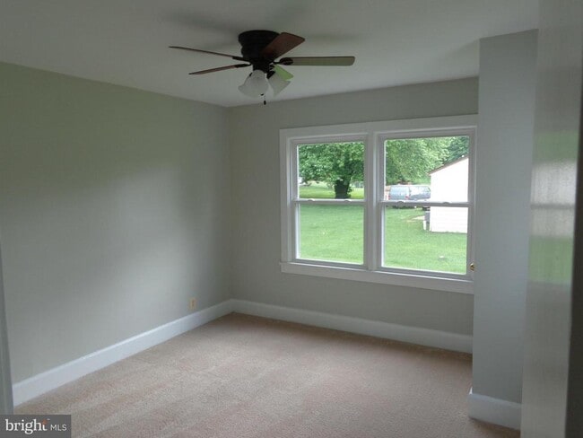 Photo - 607 Waterloo Rd