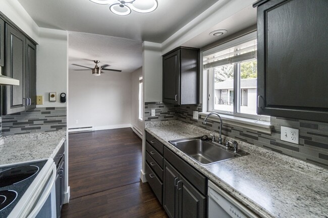 Building Photo - South Hill Living – 2BR/1BA Home with Gara...