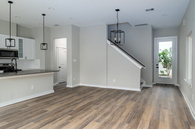 Photo - 417 Stonework Garden Ln