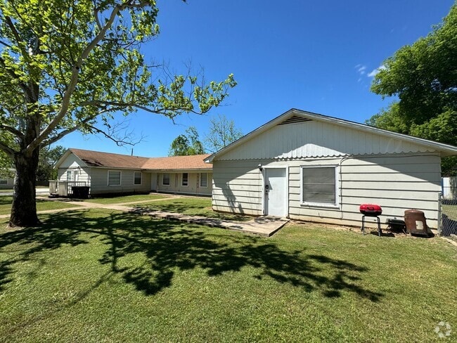 Building Photo - 1301 Franz Dr Rental